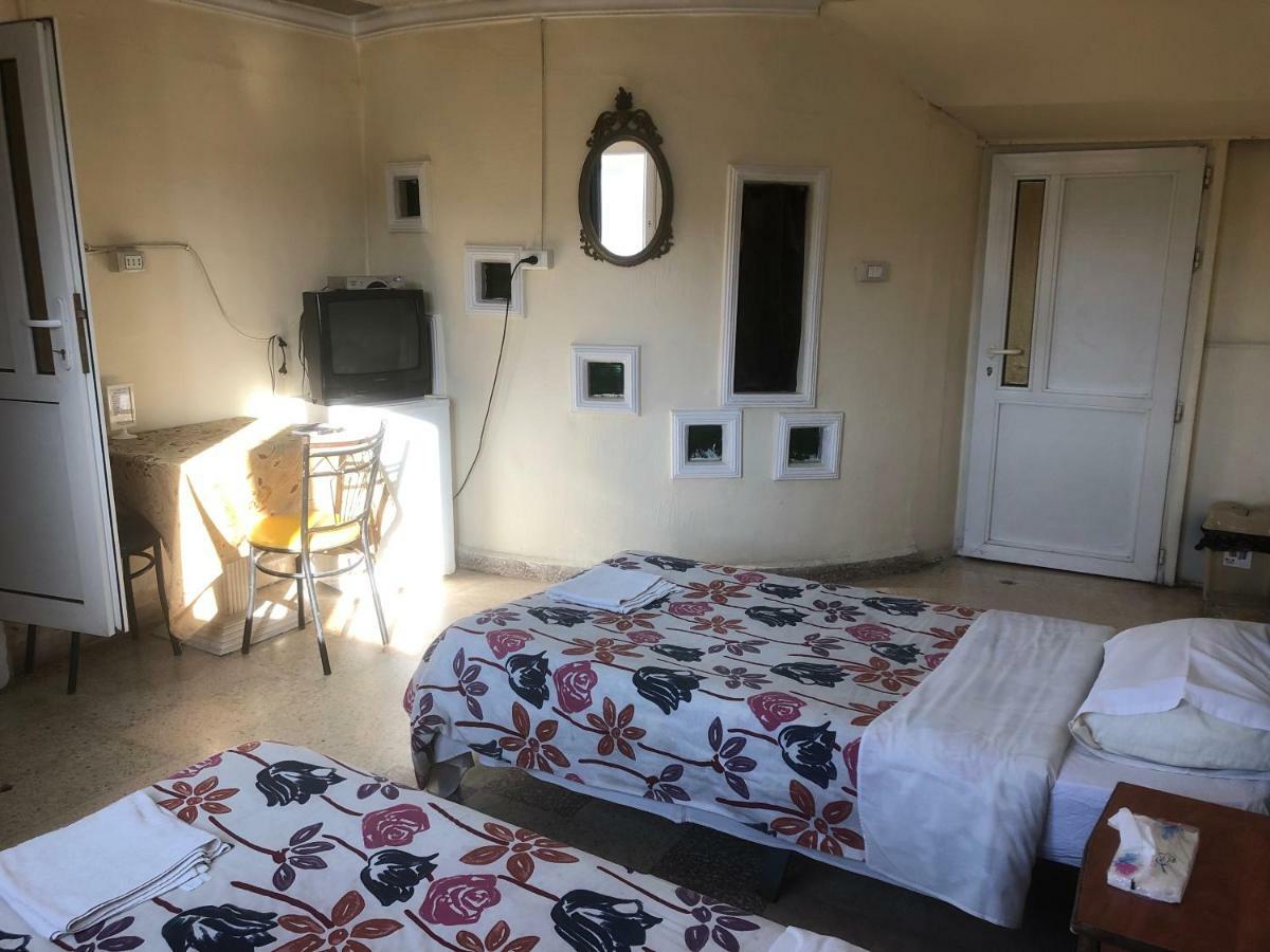 Cairwan Hotel Karak Exteriör bild